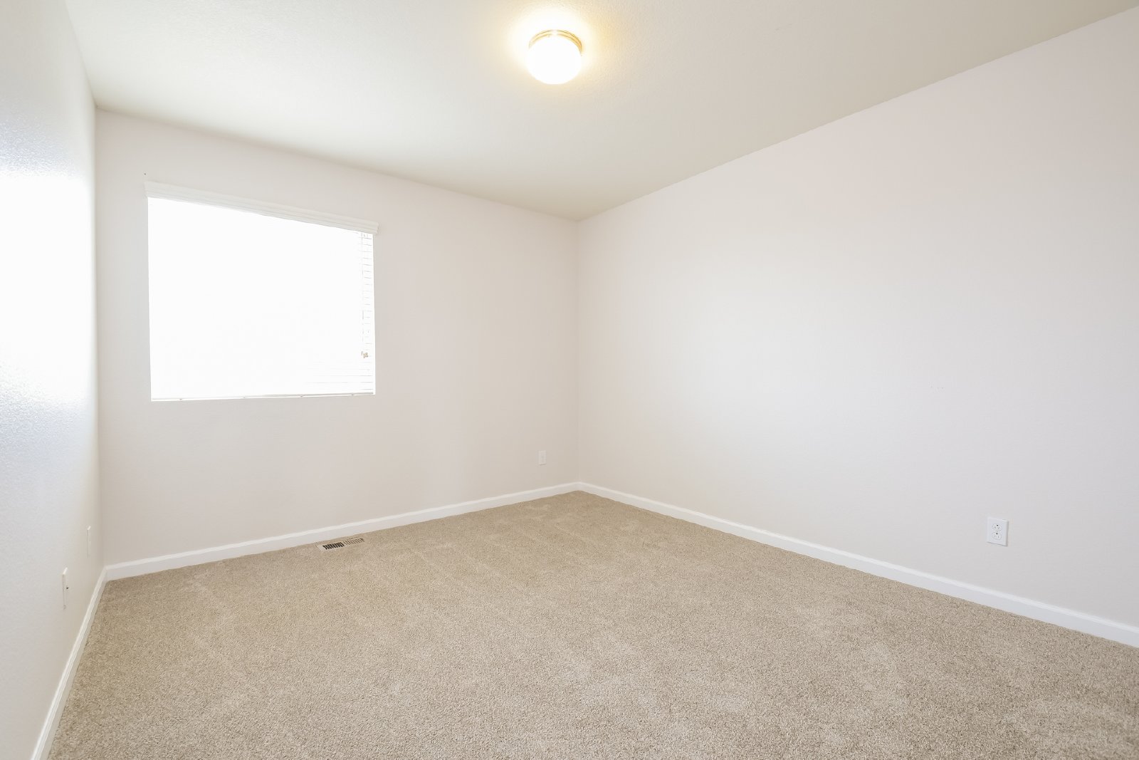 Experience the perfect blend of modern amenities and serene surroundings in this exceptional property! property image
