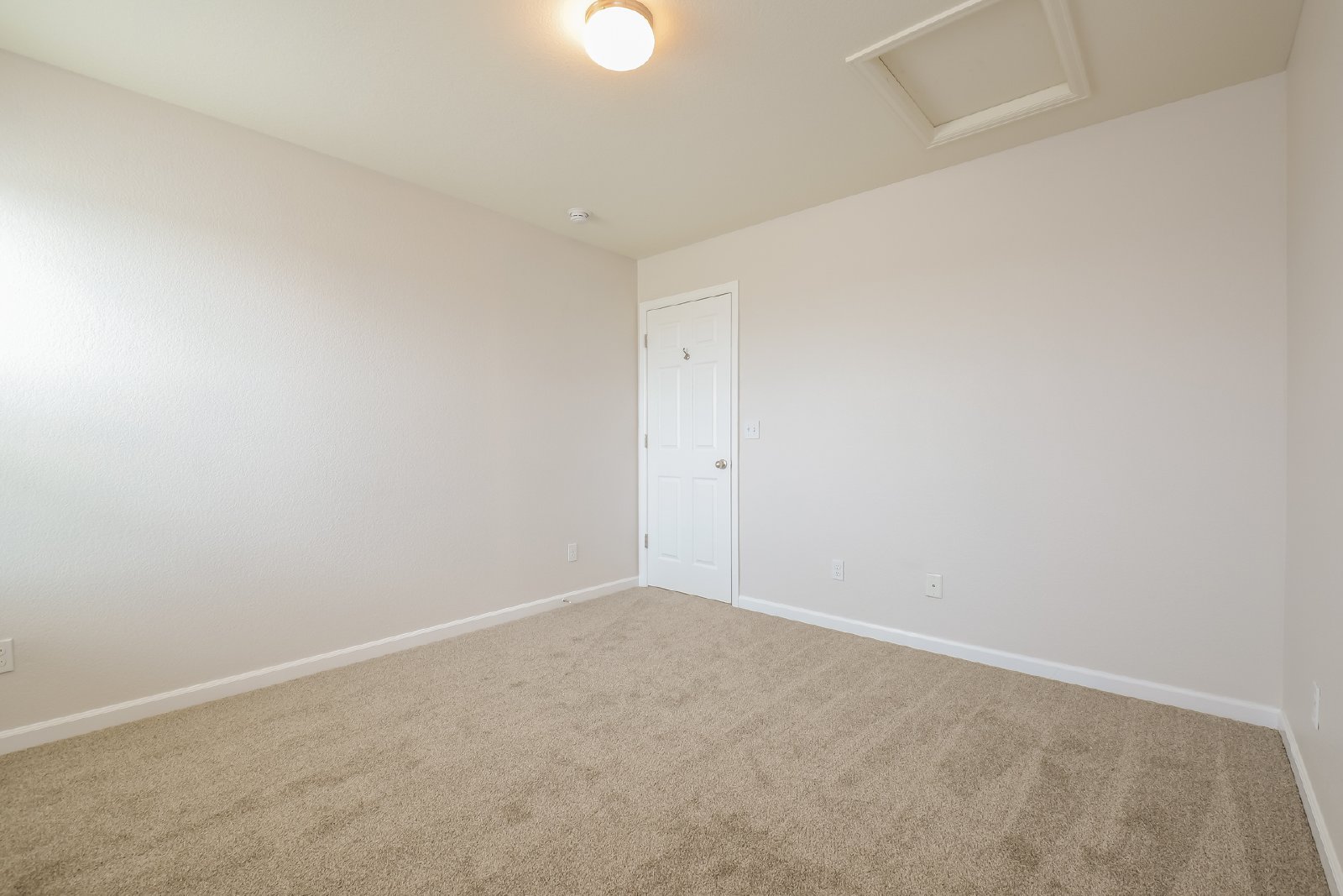 Experience the perfect blend of modern amenities and serene surroundings in this exceptional property! property image