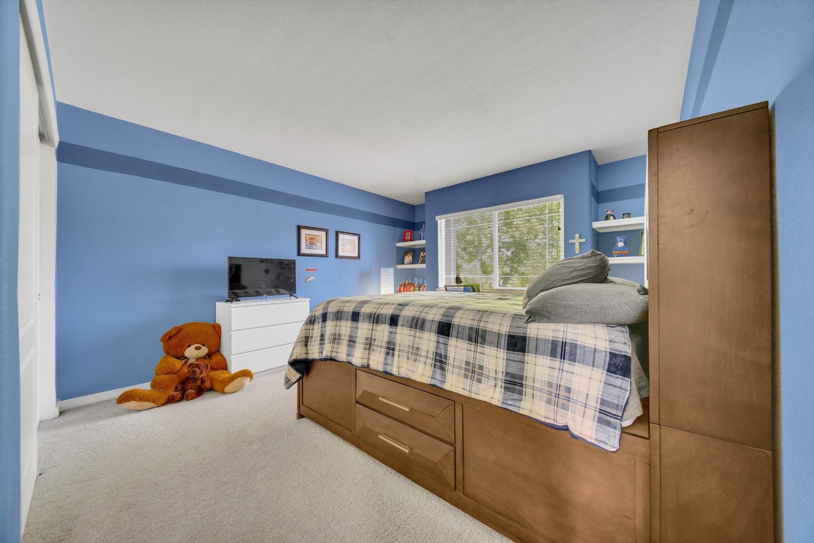 4 bedroom, 4 Bath Home With Office In Littleton! property image
