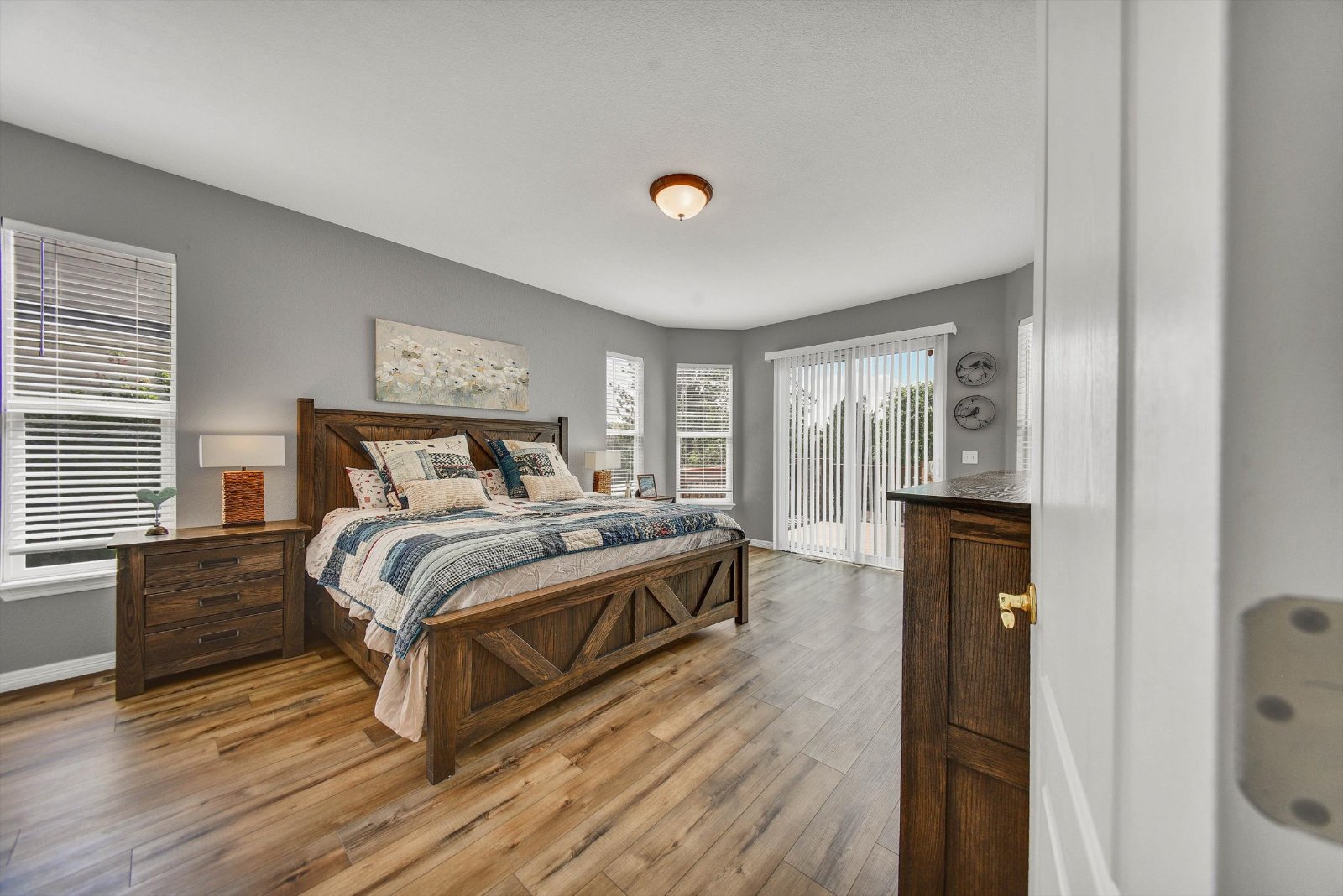 4 bedroom, 4 Bath Home With Office In Littleton! property image