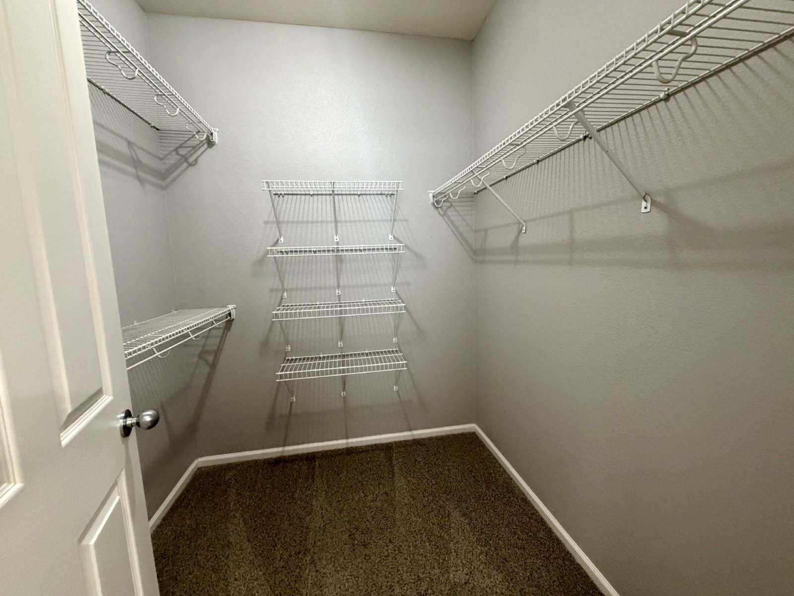 Two Car Garage! Experience the perfect blend of modern amenities in this exceptional property! property image