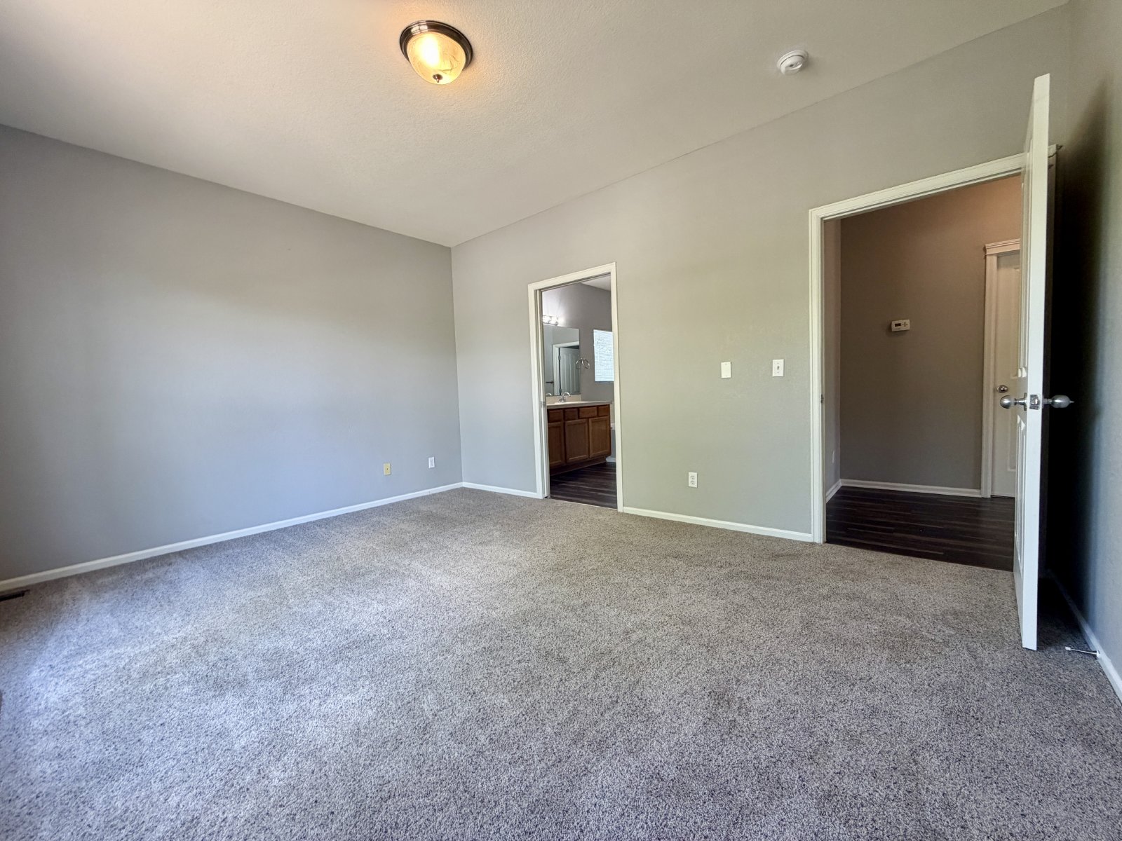 Two Car Garage! Experience the perfect blend of modern amenities in this exceptional property! property image