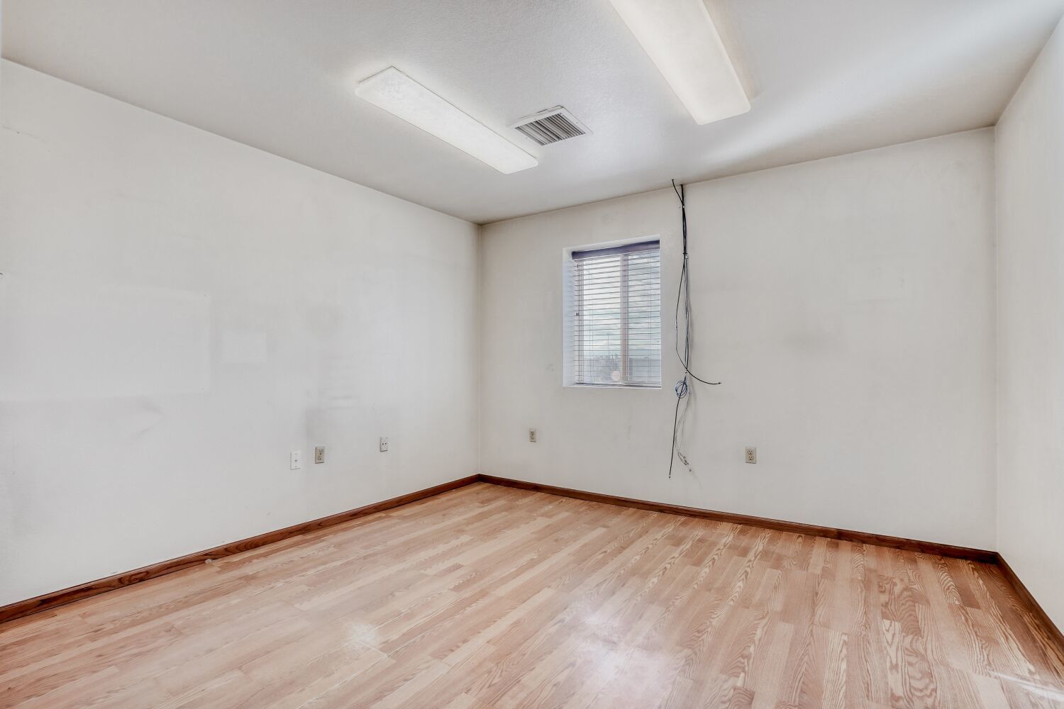 For Sale- Industrial Warehouse with 3 Heated Bays, 2 Private Offices, and 2 Bathrooms property image