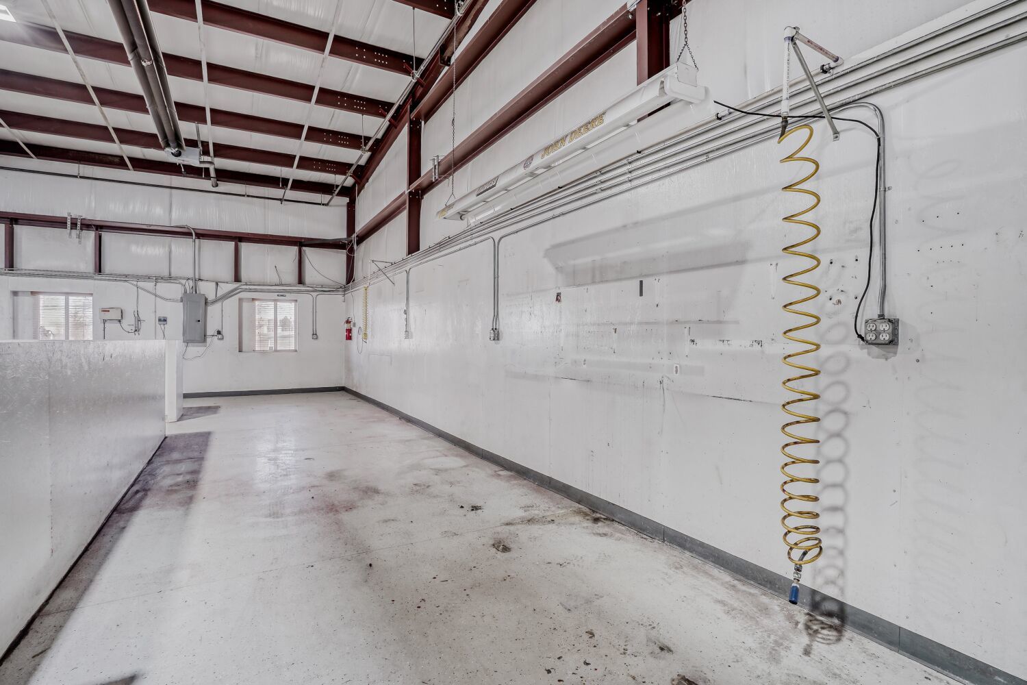 For Sale- Industrial Warehouse with 3 Heated Bays, 2 Private Offices, and 2 Bathrooms property image