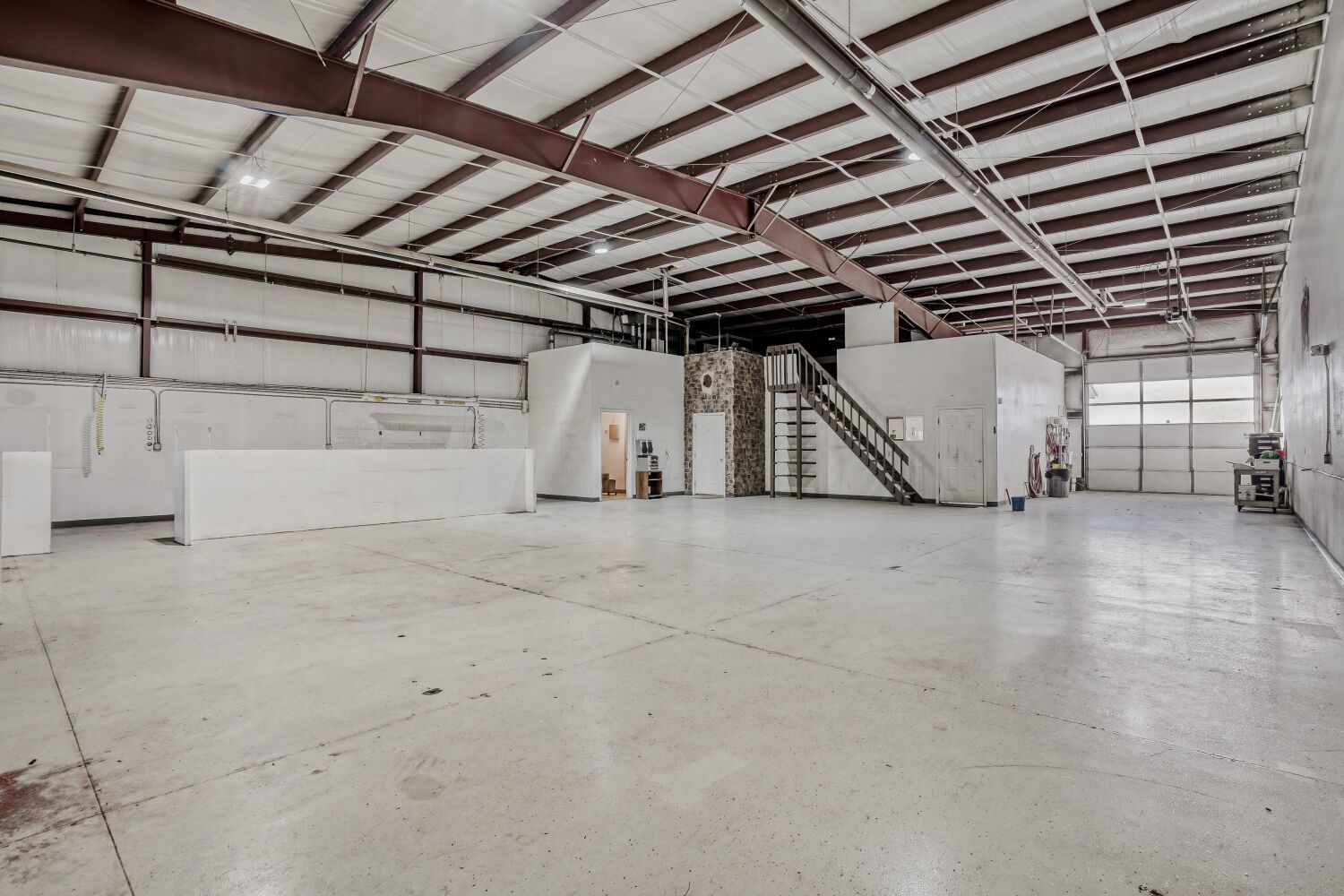 For Sale- Industrial Warehouse with 3 Heated Bays, 2 Private Offices, and 2 Bathrooms property image