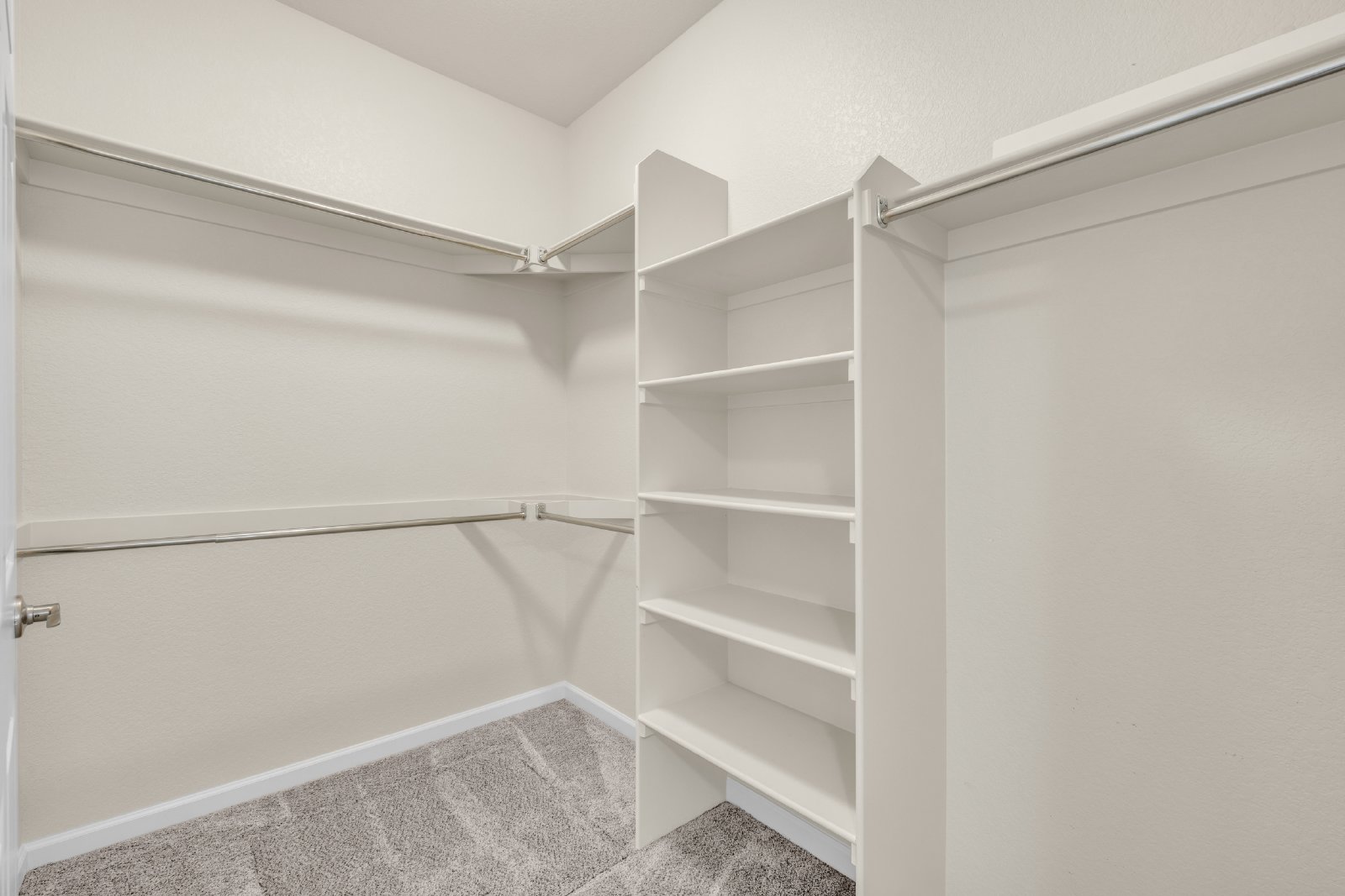 Charming 2-Bed, 2-Bath Retreat in Thornton! property image