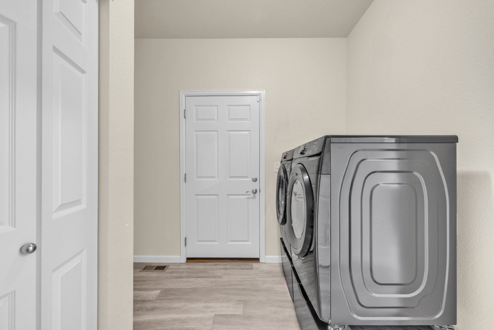 Charming 2-Bed, 2-Bath Retreat in Thornton! property image