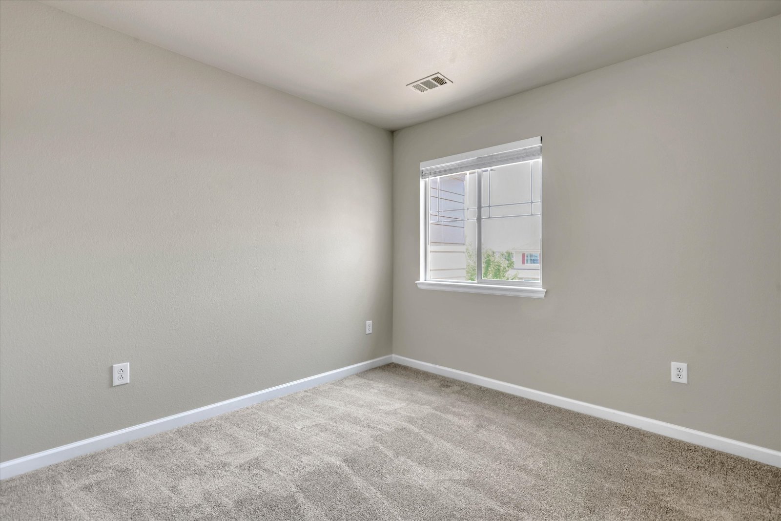 5 Bedroom, 3 Bath Home In Copperleaf! property image
